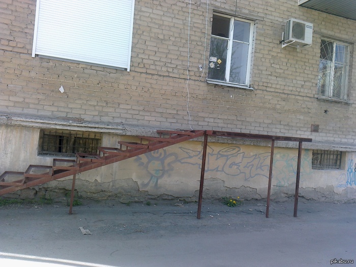 Meanwhile in Russia  ,  .  - Google ,  ,  127, Street View,  .