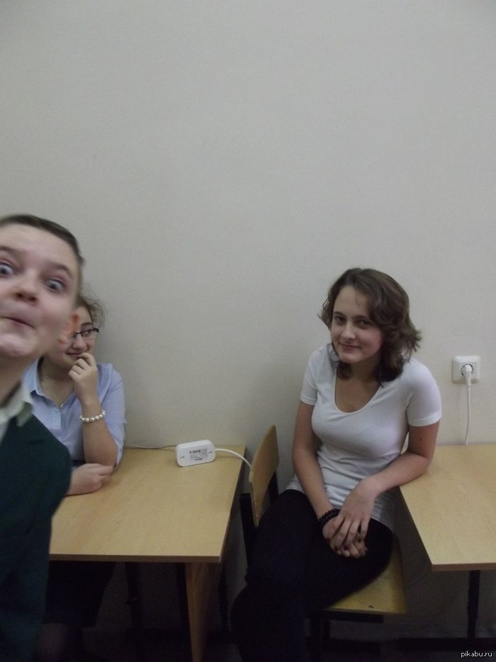 У всех ведь есть друг, портящий фотографии?