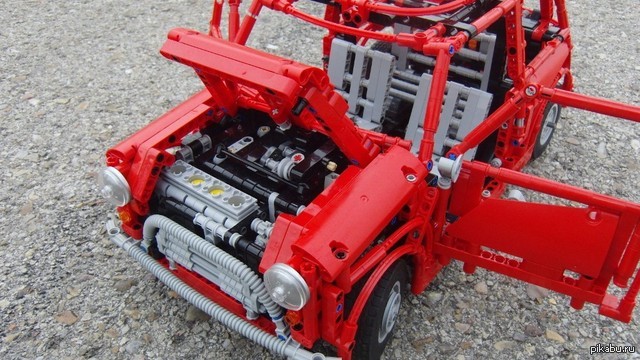 ���� ����� �� LEGO Corp