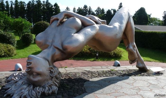 Sculpture in Korean park - beauty, The park, Корея, Girls, Sex, Sculpture, NSFW