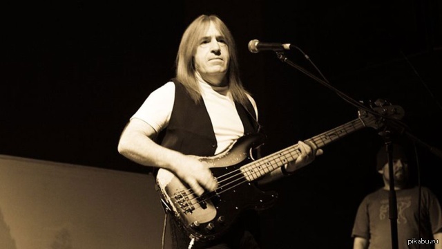 Товарищ сообщил, что вчера умер басист солидной британской группы Uriah Heep - Трэвор Болдер.