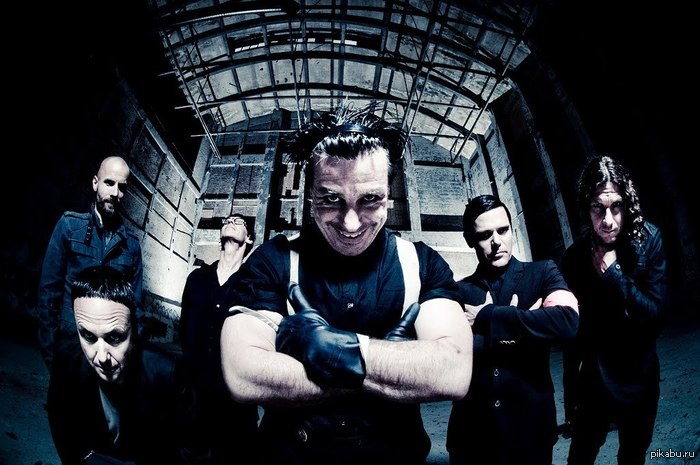 Rammstein 8   .  ,     .