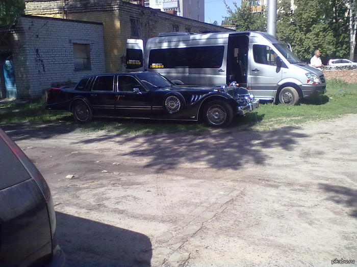     !          .  , .    Rolls Royce,     .,