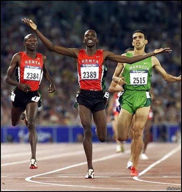 Какой рекорд бега на 100 метров. Ной Нгени. Бегуны на 100 метров. Самый быстрый бегун на 100 метров.