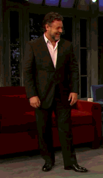 Рассел Кроу изображает Майкла Джексона