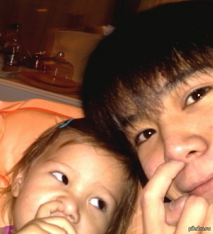 Научил сестренку )