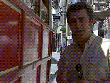 Опасная работа у репортёра...