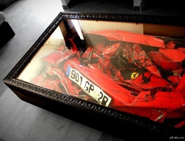 Стол из разбитой Ferrari. | Пикабу