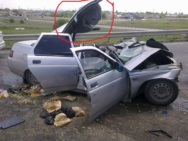 A friend was driving and saw this picture... - Road accident, The photo, Face
