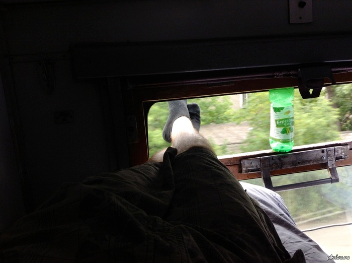 Как удобно ехать высоким людям в поезде