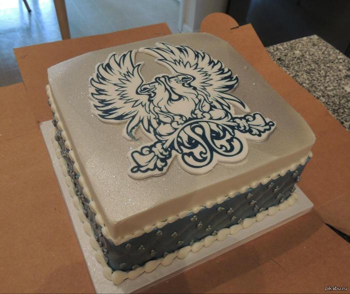 Торт с гербом Серых стражей из Dragon Age