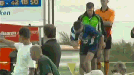 Fierljeppen (literally far-leaping) - национальный вид спорта в Голландии