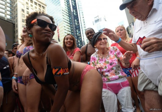 Democratic Women Get Naked New York