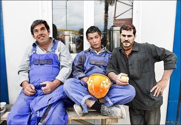 Таджикские рабочие. Таджики на стройке. Гастарбайтеры на стройке. Таджик Строитель. Строитель гастарбайтер.