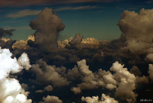 Интересные формы облаков. Кучевые облака зимой. Разорванные кучевые облака. Облака причудливой формы. Облака форма.