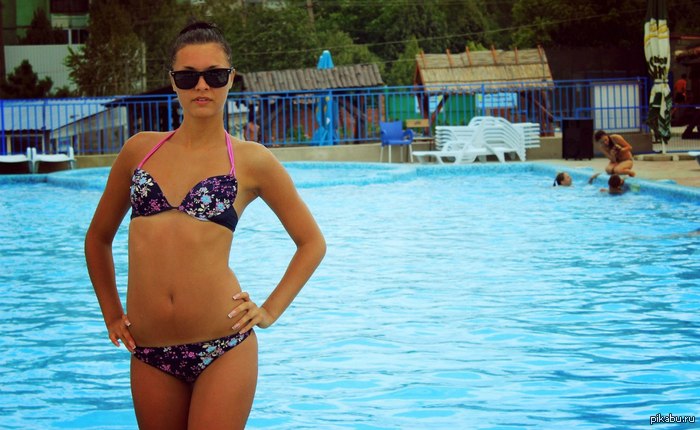 ПИКАБУ,ПОМОГИТЕ МНЕ НАЙТИ СИСЬКИ У ЭТОЙ 18-ЛЕТНЕЙ ДЕВУШКИ