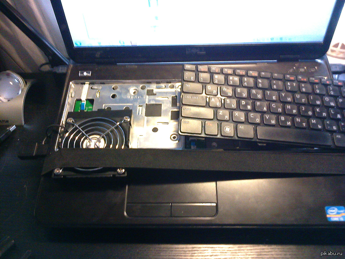 Здесь не хватает синей изоленты.