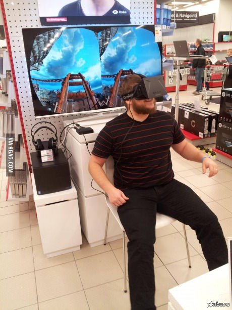 Сегодня испробовал Occulus Rift. Улыбка на моем лице сделала из меня большого, бородатого ребенка