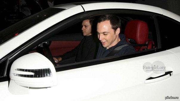 Внимание, Шелдон за рулем!