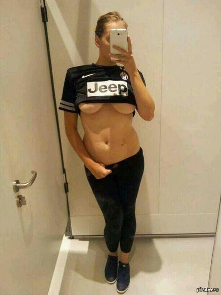 Drowning for Juve. - NSFW, Football, Juventus, Boobs