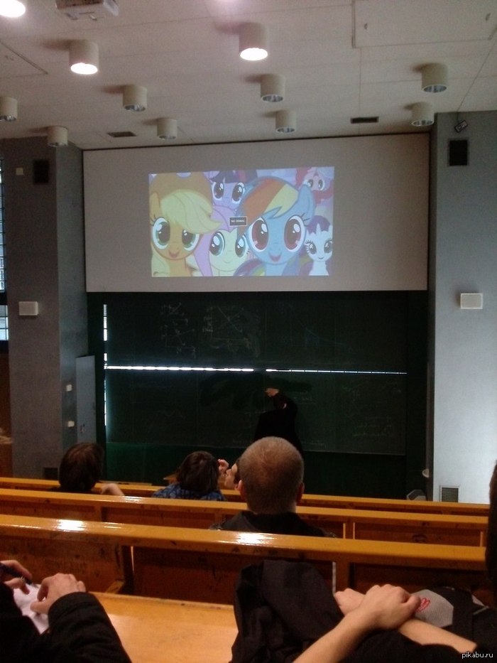 Модифицированный экран "Нет сигнала" в университете. | Пикабу