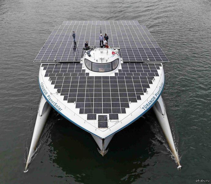 Turanor PlanetSolar-первое в мире судно, которое обогнуло Землю, используя в качестве топлива исключительно энергию солнца.
