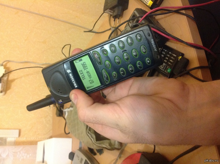 Нашел телефон себе. До сих пор работает. А к750 был как вчера...