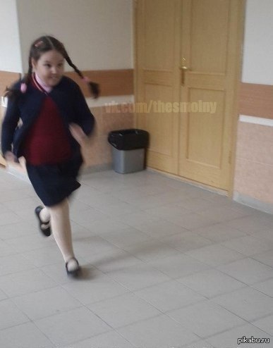 Февраля, смешная картинка школьник бежит в школу
