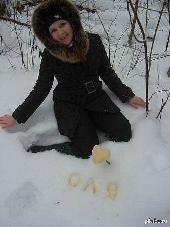 Жители Воронежа стали писать на неубранных кучах снега фамилию мэра Кстенина