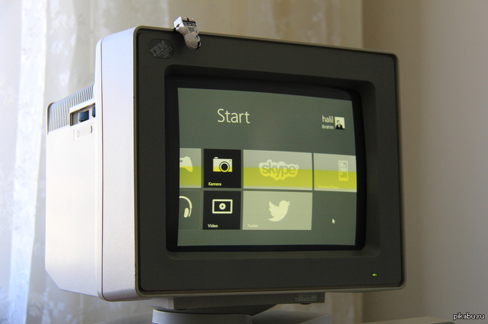 Рано менять монитор, еще послужит