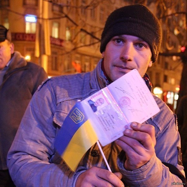 Всем тем кто говорил, что россиянам попуй. А вот не всем. По его словам он поражен украинцами и захотел получить гражданство, но так ли это загадка.