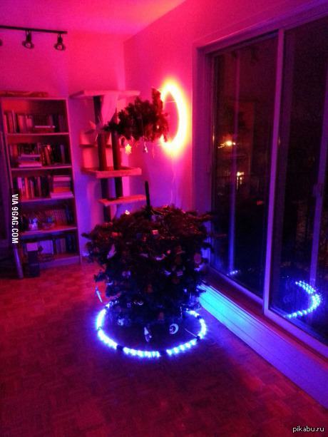 Another option for installing a Christmas tree - Portal, Portal, Gamers
