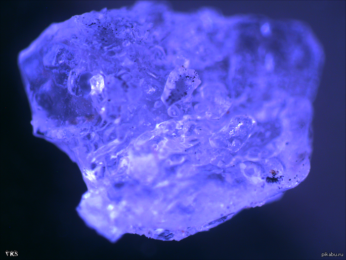 Кристаллик нитрата лантана (III)