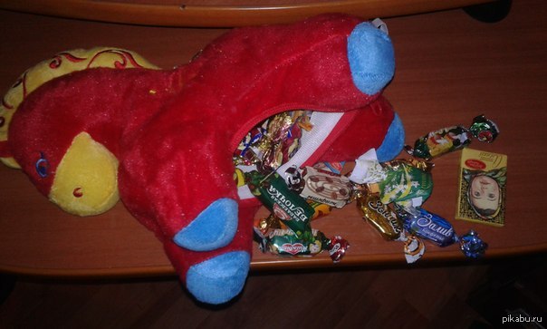 во таких вот лошадок раздают у сестры в садике | Пикабу