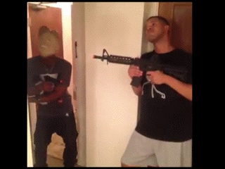 Грабитель просто ошибся квартирой.