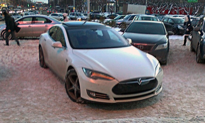 Tesla Model S       