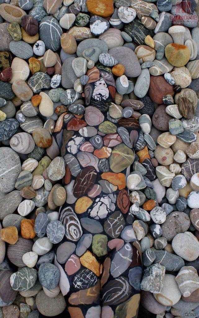 Find a girlfriend) - A rock, Lots of stones