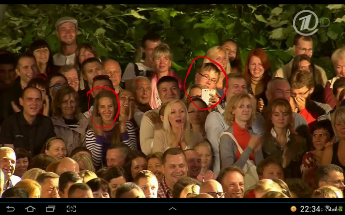 Смотрел КВН, вот что случайно заметил.