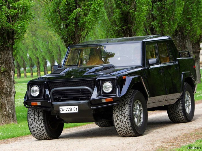 ����������� Lamborghini LM002