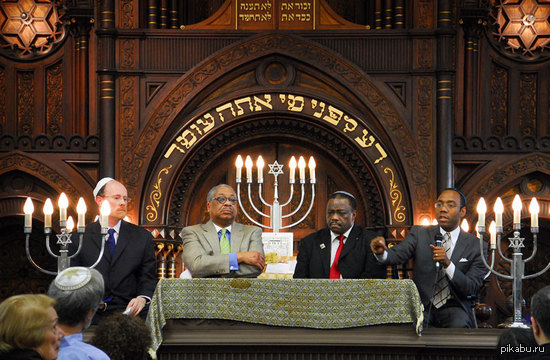 Оказывается, двоюродный брат Мишель Обамы (жены 44-го президента США) - один из влиятельнейших раввинов Чикаго.