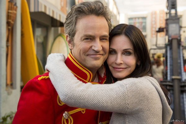 Together Again - Friends, Together, Courteney Cox, Matthew Perry, Chandler Bing, , Cougar town, Serials