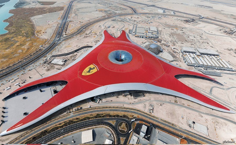 Феррари парк абу даби аттракционы. Ferrari World Абу-Даби. Феррари парк Абу Даби. Тематический парк Ferrari World (г. Абу-Даби). Музей Феррари в Абу Даби.