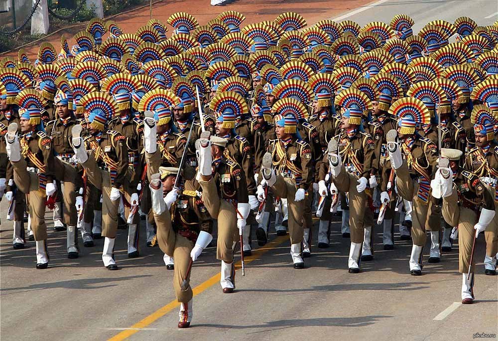 Парад приколов. Армия Индии. Индийская армия на параде. Индийская Военная форма. Парад в Индии.