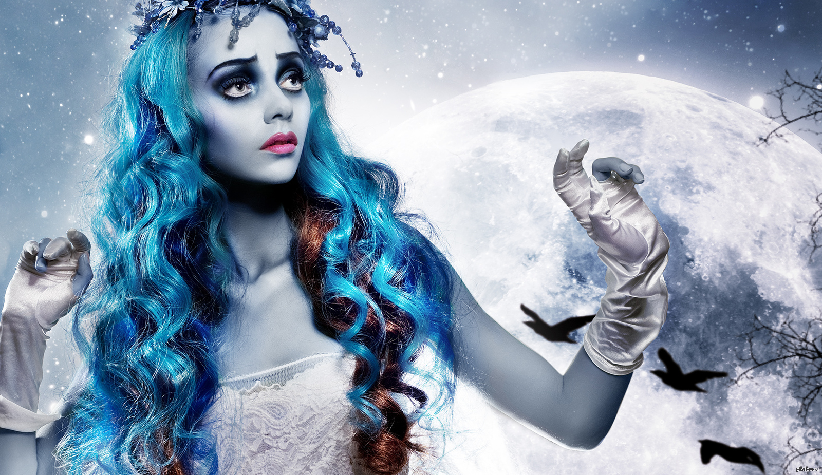 Снегурочка с синими волосами