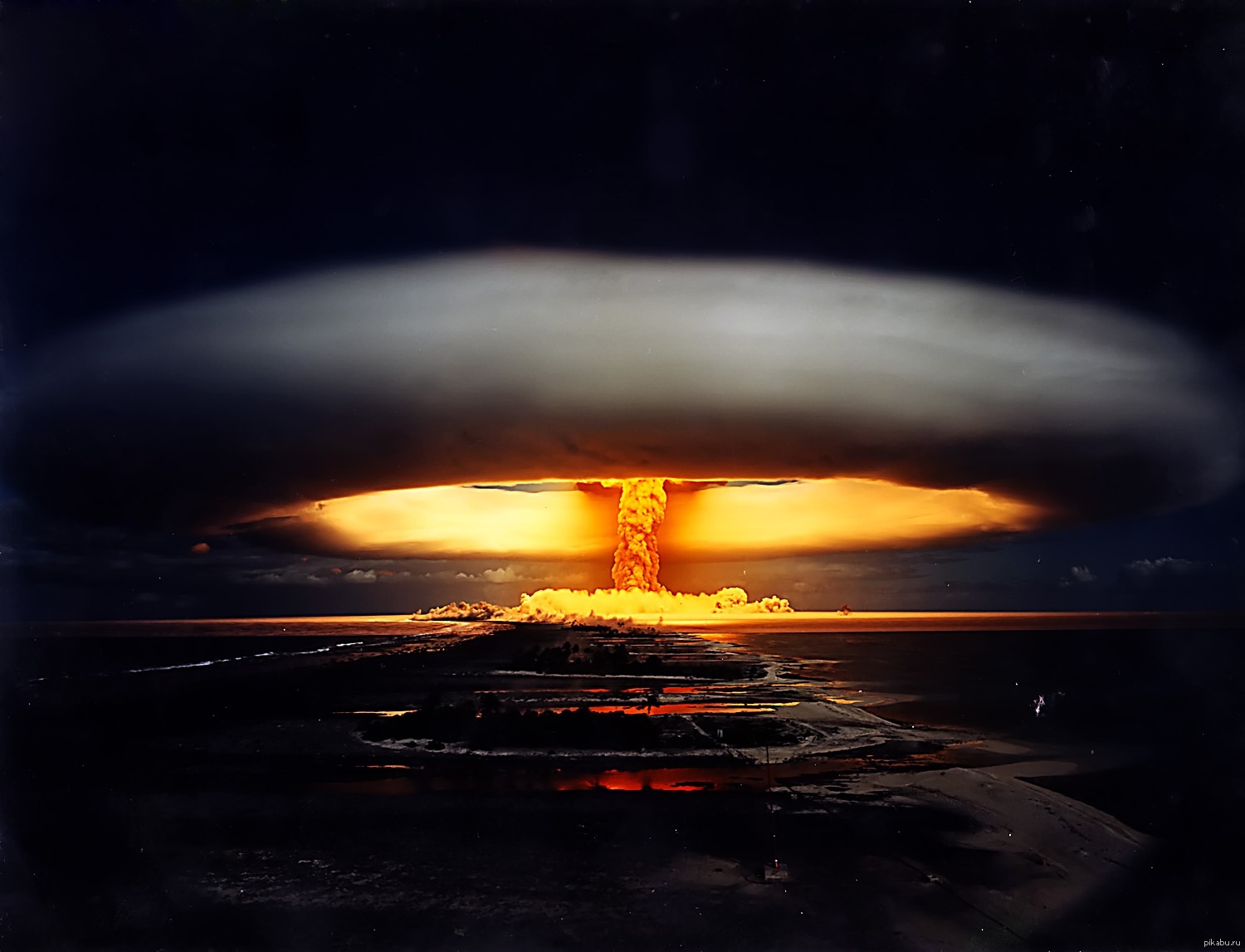 Водородная бомба видео. Царь бомба водородная бомба. Взрыв атомной бомбы "ядерный малыш". Царь бомба 1961. Царь бомба России взрыв.