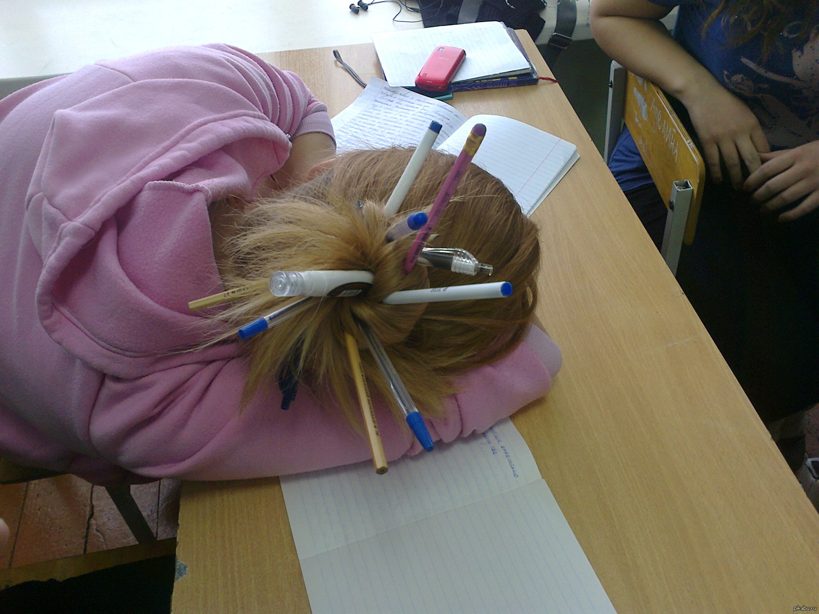Школа уроки спать. Засыпает на уроке. Уснул на уроке.