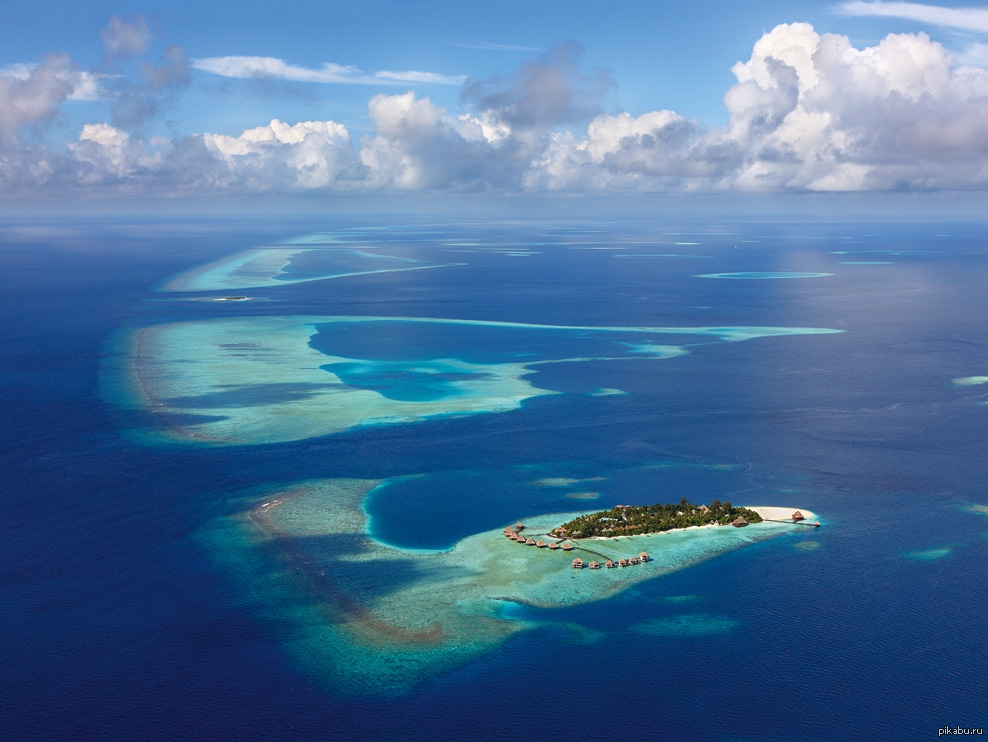 Inhabited island. Атолл Дюси. Атолл Дюси точка Немо. Мальдивы архипелаг. Коралловые Атоллы Мальдивы.