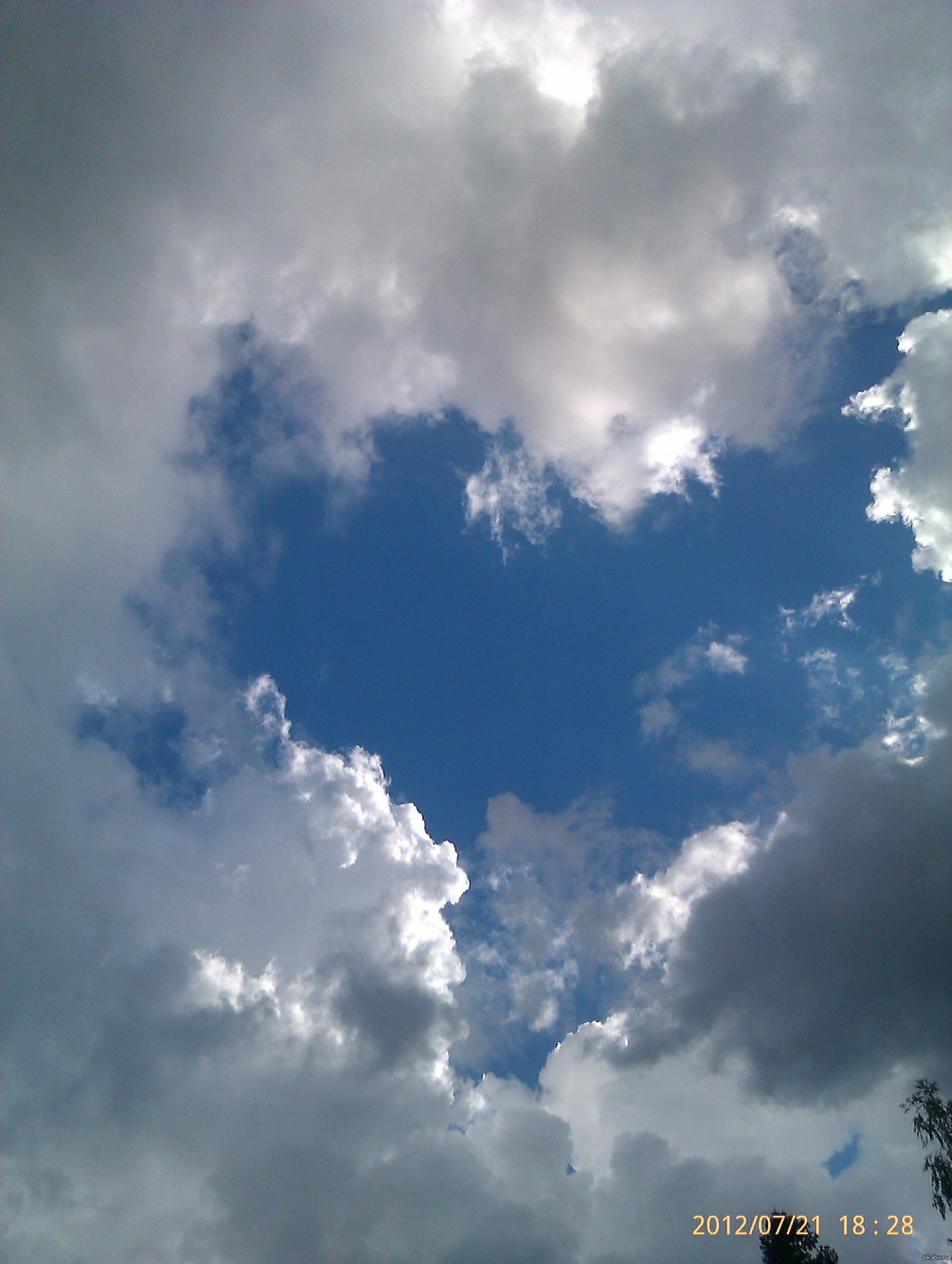 Сердце в небе фото
