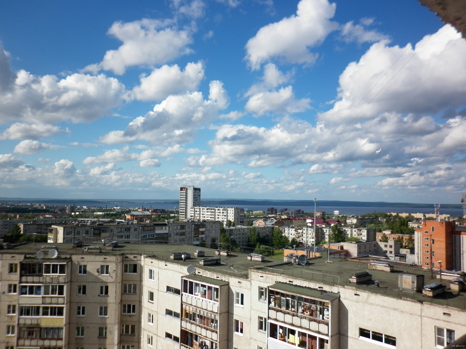 Кукковка петрозаводск. Петрозаводск виды города. Вид на Петрозаводск с холма. Петрозаводск Кукковка площадь.