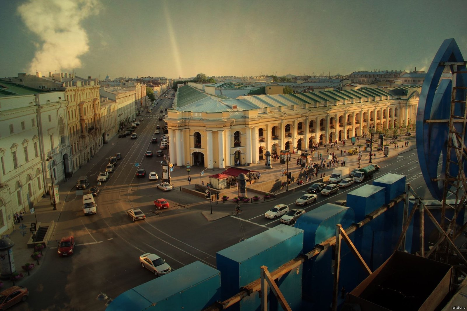 100 питер. Руферы СПБ. Руферы Питера. Руфинг в Питере. Крыши в Питере в открытом доступе.